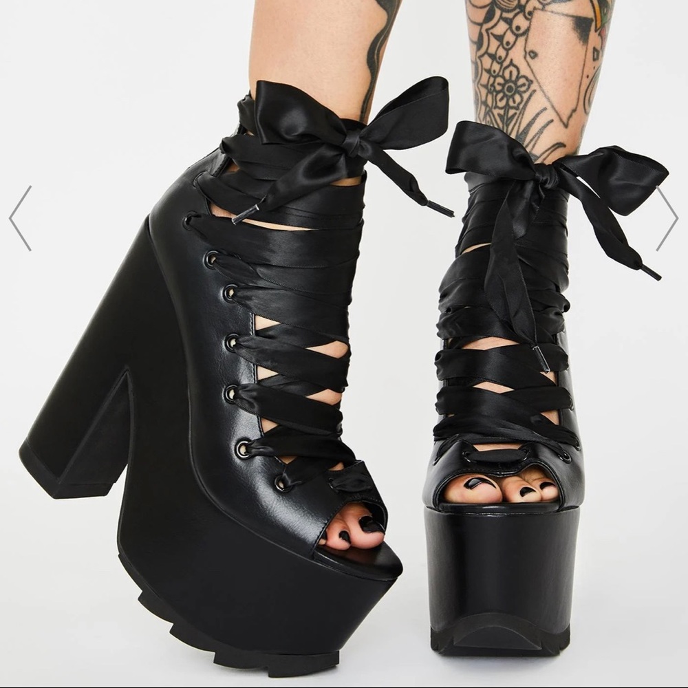 BRAND NEW Exclusive DollsKill Laced Ballet Heels